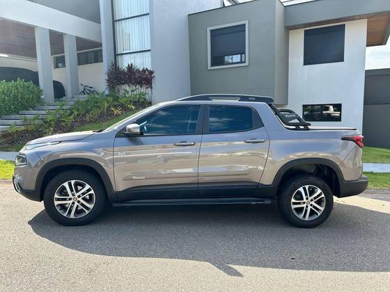 FIAT TORO 2.0 16V TURBO DIESEL FREEDOM 4WD AT9 FIAT TORO 2.0 16V TURBO DIESEL FREEDOM 4WD AT9